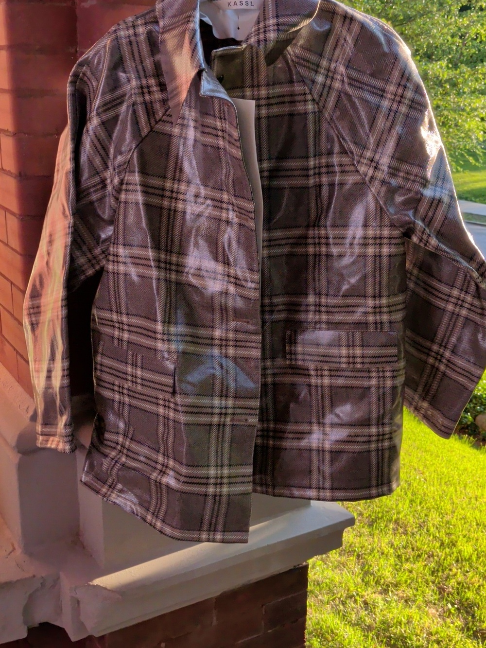 Kassl checkered glossy coat